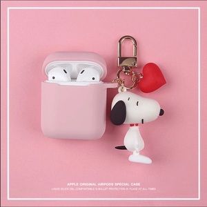 Cartoon Snoopy AirPods Silicone Case Keychain